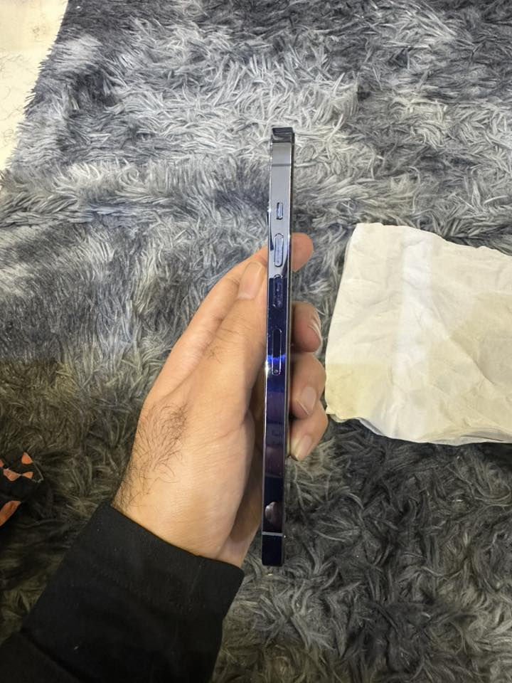 السلام عليكم 13 بروماكس للبيع ٢٥٦ نظافة ٩٥٪؜ استخدام شخصي اخذته اول منزل لليوم وتر بروف ممبدل بي اي شي ع فحص تجي تاخذة من باب البيت كلشي بي شغال عدا شي بسيط بالكامرة الامامية غواش بسيط ممبين بس للامانة لازم اذكرة بطارية 74 شحنها كلش زين لان اصلية ممبدلة السعر ٦٠٠ الف قفل 
مكاني بغداد كاظمية ***********
