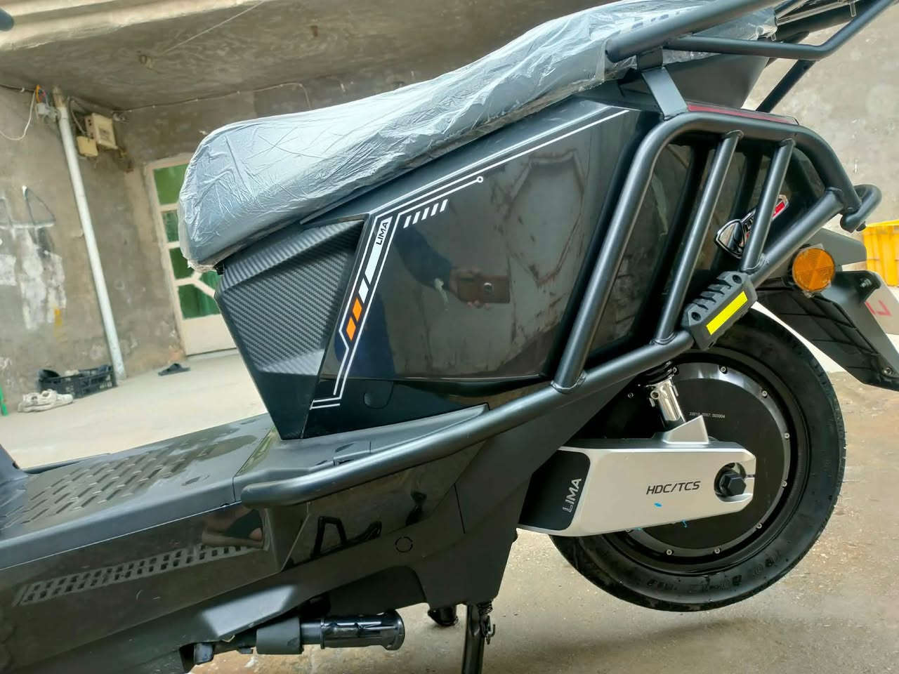 دراجه شحن نوع ليما العاصفه مستعمل اقل الشهر ماشيه ٣٧٠ كيلوو فقط زيرووو ضمانها ٦ اشهر ع البطاريات من الشركه وسنتين ع الملف 2000-2500 مكفوله من كلشي افحص وين متريد الشحنه الوحده تمشي ٨٠-٨٥ كيلو فعلي سبب البيع الدراجه جبيره أخذ اصغر شويه الي يكسر بالسعر ليعلق رجاءً جماعة السعر خلي تعليق أدخلك خاص تريد تتصل أجاوبك بالتعليقات أجاوب خاص أجاوب واتس اب موجود 
***********
