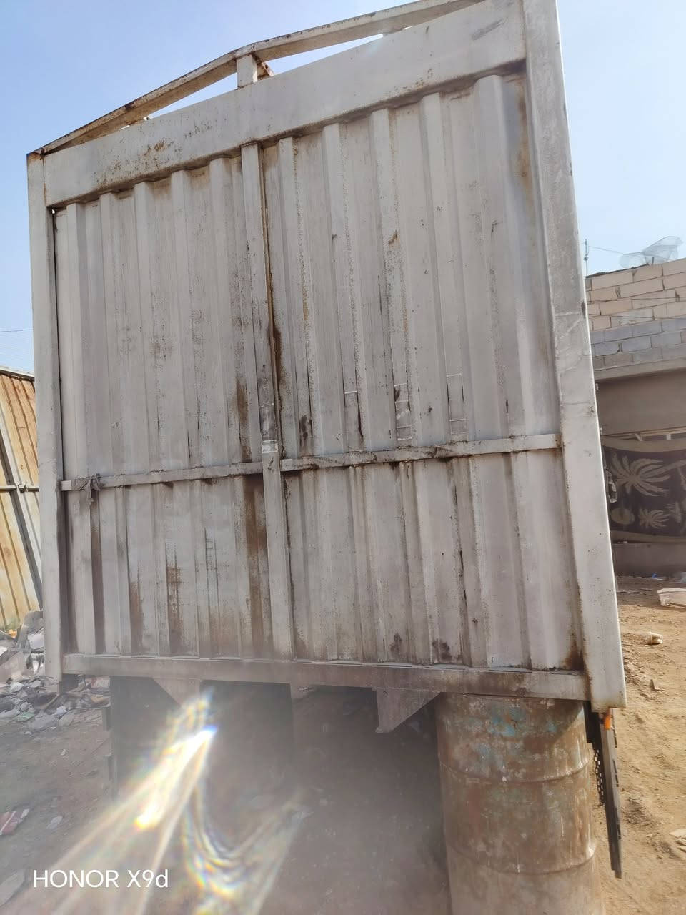 بدي للبيع الطول  ٧،٥٥م العرض ٢,٥٥م مكان كربلاء فريحه السعر ٤٠ ورقه ***********
