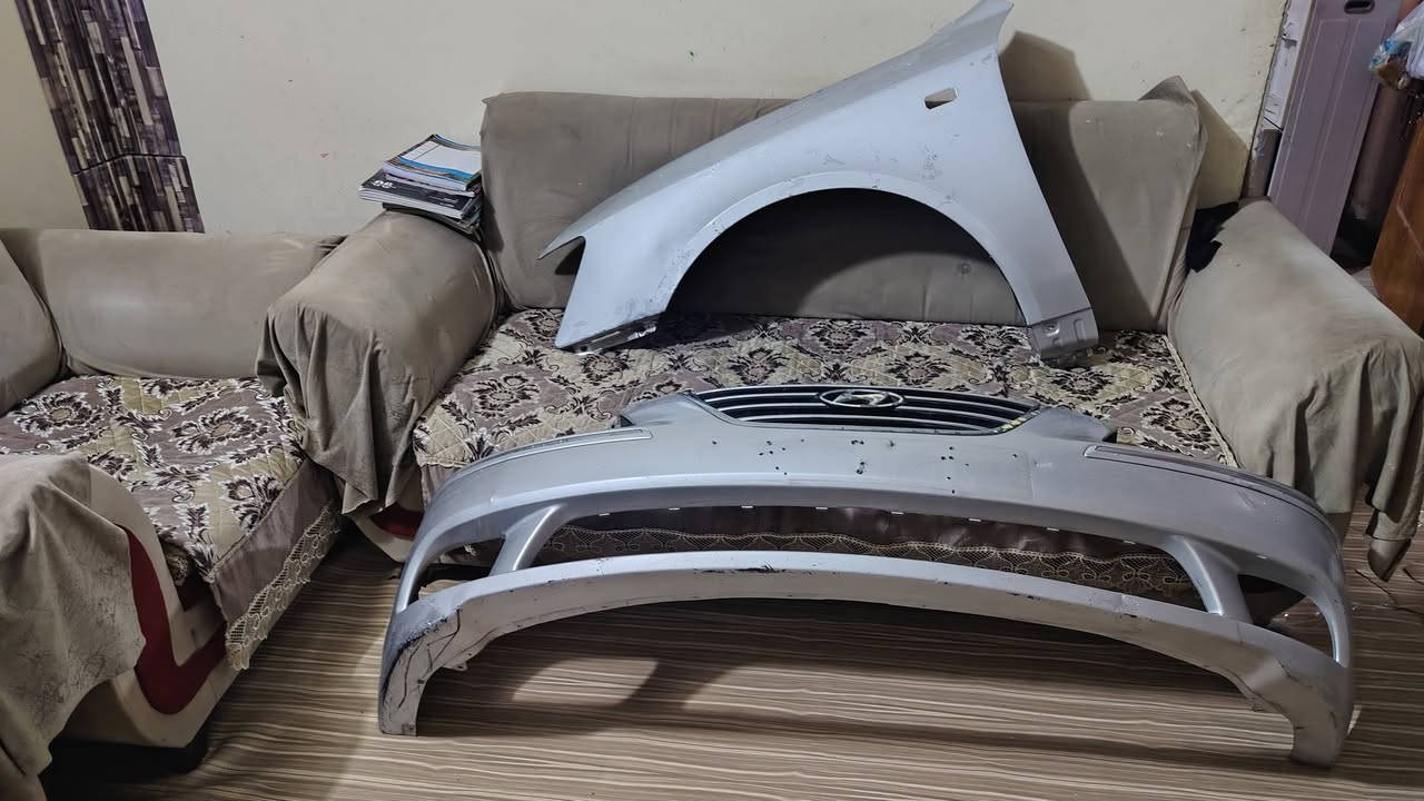 سلام عليكم عندي غراض للبيع مال هونداي سوناتا ٢٠١٠ المقدس لون سلفري جاملغ جهه اليسار ودعاميه سعرهن ١٢٥ العنوان بصره جمهوريه شارع المكاتب رقم الهاتف ***********
