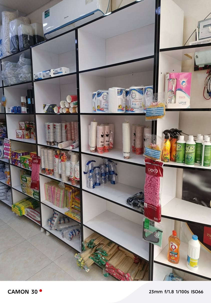 فاترينات لبيع 12 فاترينه اضافه 2 اركان 
الرتفاع 240  
العرض 80
العمق 40
السعر مليون و50
مكاني البصره سراجي 
***********
