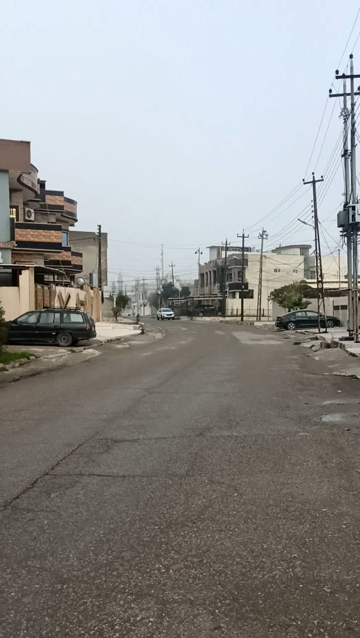 دار ركن للبيع في حي الاخاء
مساحه الدار 225 واقع حال 300م 
يحتوي الدار على 5 غرف نوم ومطبخ وصحيات واستقبال وهول 
*يصلح لسكن أو بحساب ارض
موقع الدار قرب جامع الصادقين يقع على شارع 15
صنف الدار سند طابو زهور 
لمعرفه السعر أكتب تم 
أو مراجعه مكتب مدخل حي الملايين الاولى مكتب أرض التميز للبناء والعقار 
اي استفسار يرجى مراسلة الصفحة او الاتصال ع الارقام المذكورة⬇️⬇️
***********
***********
