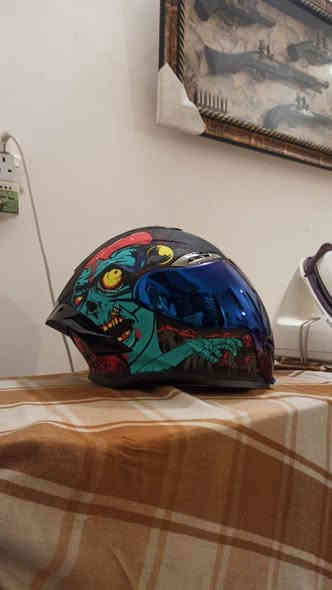 السلام عليكم خوذه قياس ميديم للبيع جديده بلكارتون شتريتهه ومناسبتني لان فكهه ثابت سعرهه ٧٠ الف بغداد الحسينيه ***********
