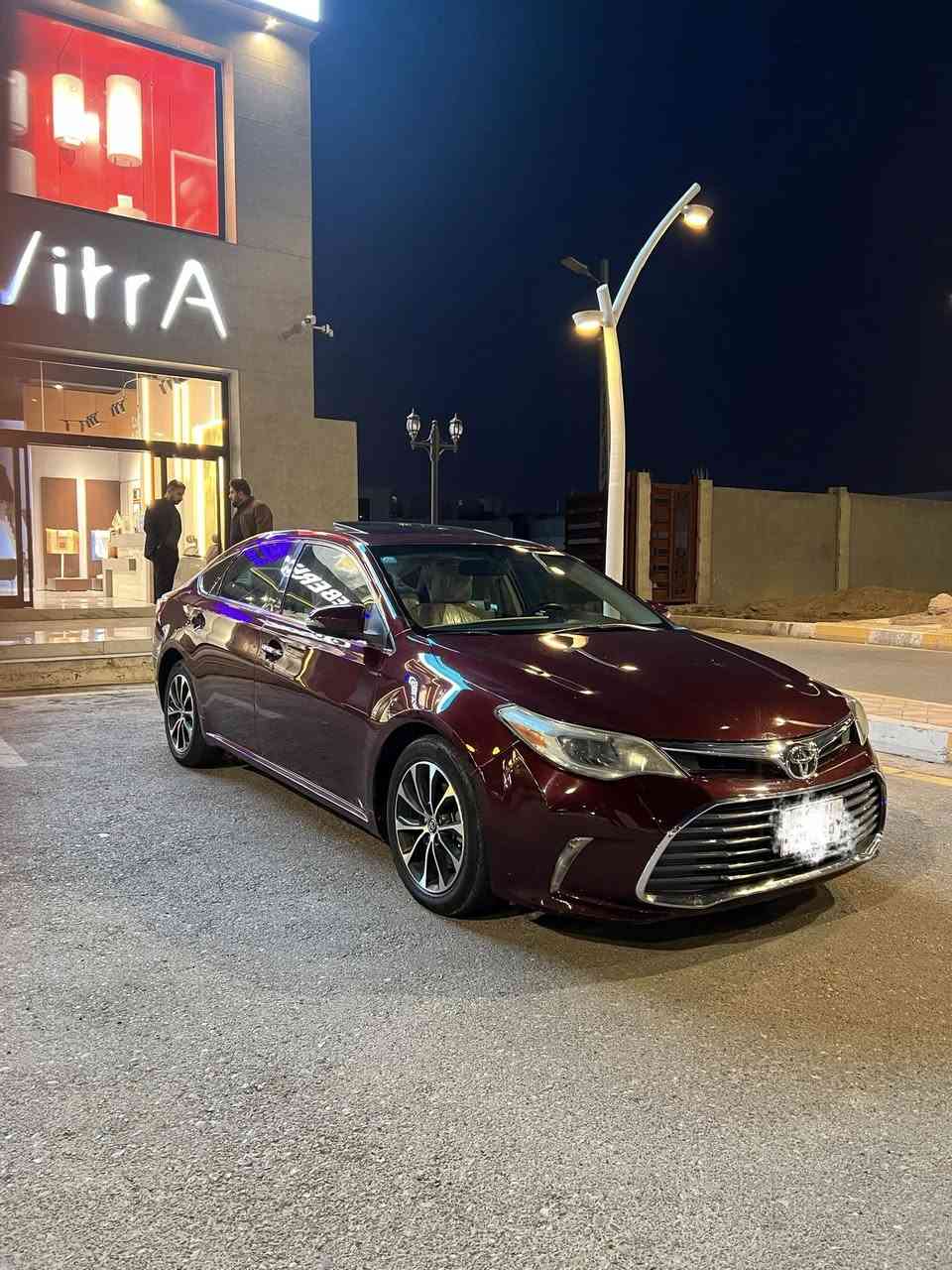 السلام عليكم ورحمة الله وبركاته
2016 Toyota Avalon XLE

وارد امريكي ( صور الحادث مرفقة ) 

*مقاعد جلد كهربائية دوشمة جديدة مع أمكانيه تعديل مقاعد 8 وضعيات 
 * شاشة 
*نظام صوتي ENTUNE  8 سماعات صوتها رهيب 
* كاميرا خلفية 
*تشغيل بصمة 
*منافذ AUX/USB
*فتحة سقف
*حساس جام 
*تدفئة مقاعد
*انظمه SPRT , ECO , NORM
——————————————
انظمة الأمان والسلامة :

* 10 وسائد  هوائية  (امامية ، جانبية ،ستائرية ، للركبة )
*فرامل ABS  مع توزيع الكتروني للفرامل EBD ونظام مساعد فرامل BA 
*نظام مراقبة ضغط الإطارات 
*مثبت سرعة
*نظام  مساعدة صعود مرتفعات عالية  

——————————————
السعر = 18.500$ وبيه مجال 

للأتصال : ***********

مكان السيارة : الفلوجة
