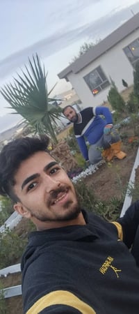 "على بركة الله.. نعلن لكم عن افتتاح صفحة (حدائق البركة - الخال وابن أخ...