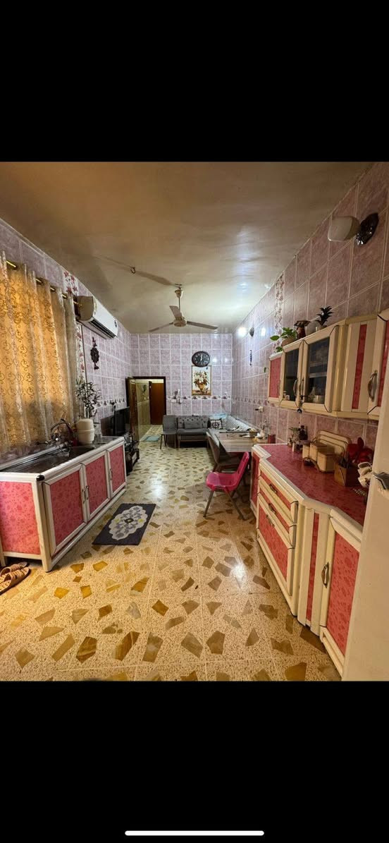 🏡✨ بيت للبيع في بعقوبة – العنافصة ✨🏡
فرصة مميزة لامتلاك منزل بتصميم عملي وموقع جيد يناسب العائلة.
📍 الموقع: بعقوبة – العنافصة
📐 المساحة: 86 متر مربع
🏠 طابقان
📏 الواجهة: 7 متر
📏 النزال: 13 متر
🔹 الطابق الأول: ✅ صالة مفتوحة على المطبخ
✅ غرفة استقبال
✅ مجموعة صحية
🔹 الطابق الثاني: ✅ صالة
✅ غرفتا نوم
✅ مجموعة صحية
🌟 منزل مرتب بتوزيع مريح للمساحات، جاهز للسكن ومناسب للعوائل الباحثة عن الراحة والاستقرار.
📞 للتواصل والاستفسار:
***********
