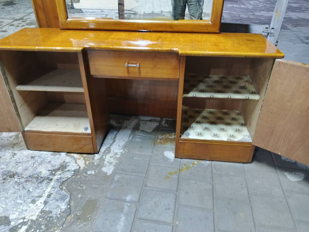 غرفة نوم مستخدمه صاج كامله تزكام كلش نظيفه العنوان بغداد موبايل ***********لدينا خدمة توصيل بكروه بغداد, العراق
