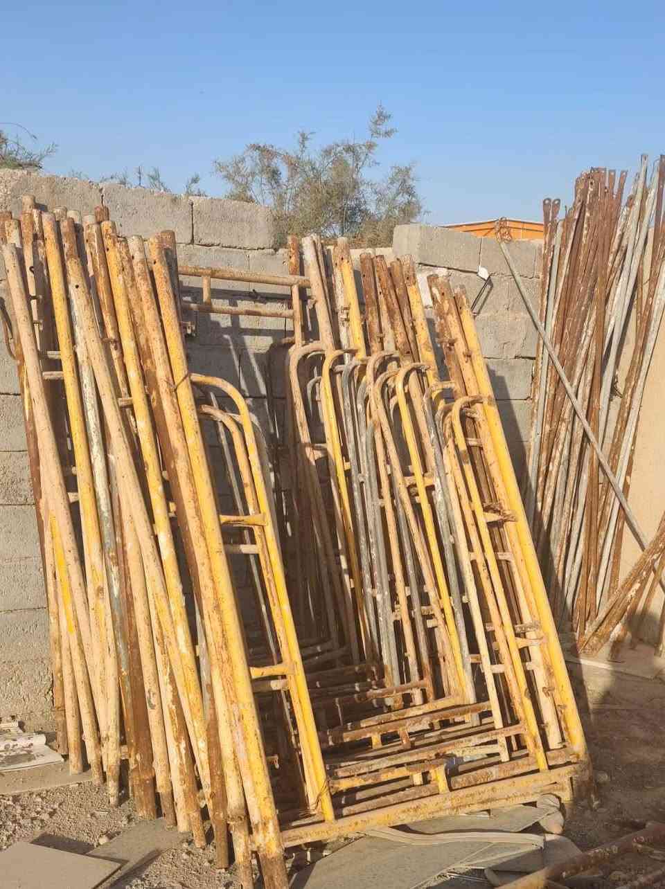 سكلات للبيع المكان الديوانيه 
الرقم *********** سعر البرج 40الف
