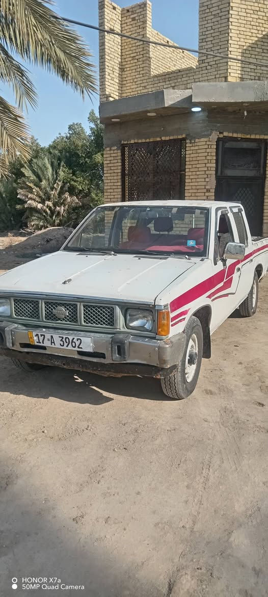 السلام عليكم ورحمة سياره للبيع نيسان موديل 1992 مكفوله كفاله عامه من شاصي و محرك و الكشره رقمه مثنى بسمي سنوي جديده تنتهي بل 2030 سعره 32 رقم الاتصال ***********
