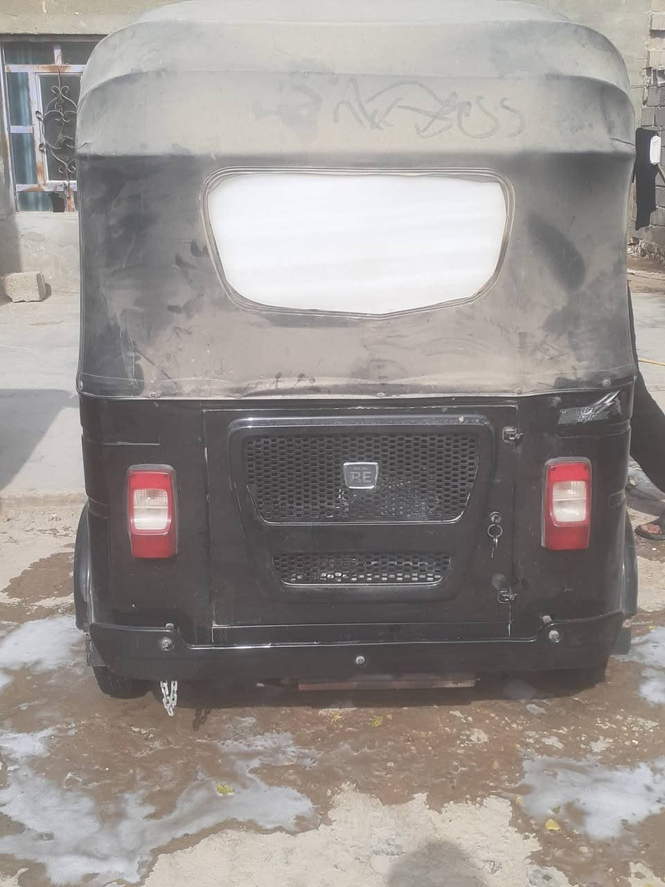 سلام عليكم تك تك للبيع موديل 22 كفاله عامه رقم ***********
