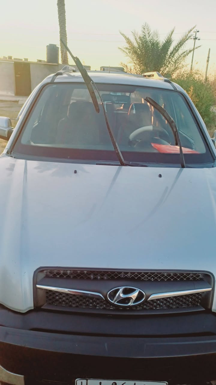 توسان خليجي
2009 سياره جاهز كير محرك كل جديد 
سياره بيه قطعتين جاملق جهة سايق كلير 
وجنطعه مصبوغه  وبيه سونار 
سياره حلو ونضيفه 
مكان سياره بابل جبله 
رقم بغداد بسمي سياره
115وبيه مجال ***********
