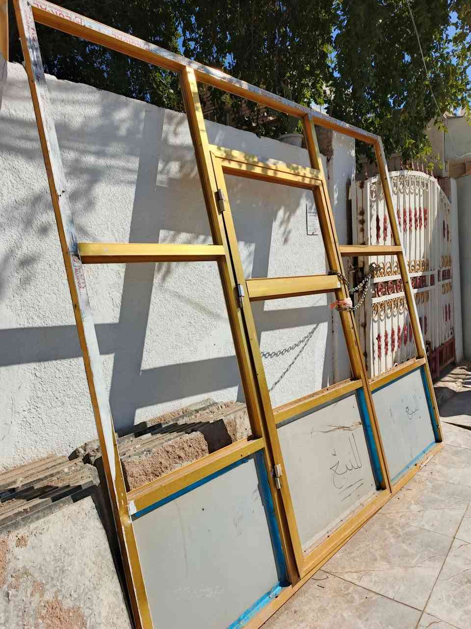 باب المنيوم جام خانة للبيع نظيفة كلش قياس 3 × 3
هي وجامها كاملة.

مكاني ناصرية قضاء الشطرة 
الشراي أتصل او راسلني خاص وبيك خير وتدلل.  

.                 { ‏‪***********‬‏ }
