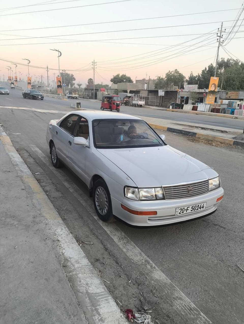 سلام عليكم بطه للبيع او مراوس رقم نكليزي بسمي مديل 93 مكانه الديوانيه مكينه كير حاويه جديده حداديه نضيفه دواخل نضيفه سياره جاهزه الخاص موجود اوتصال واني خادمك//***********
