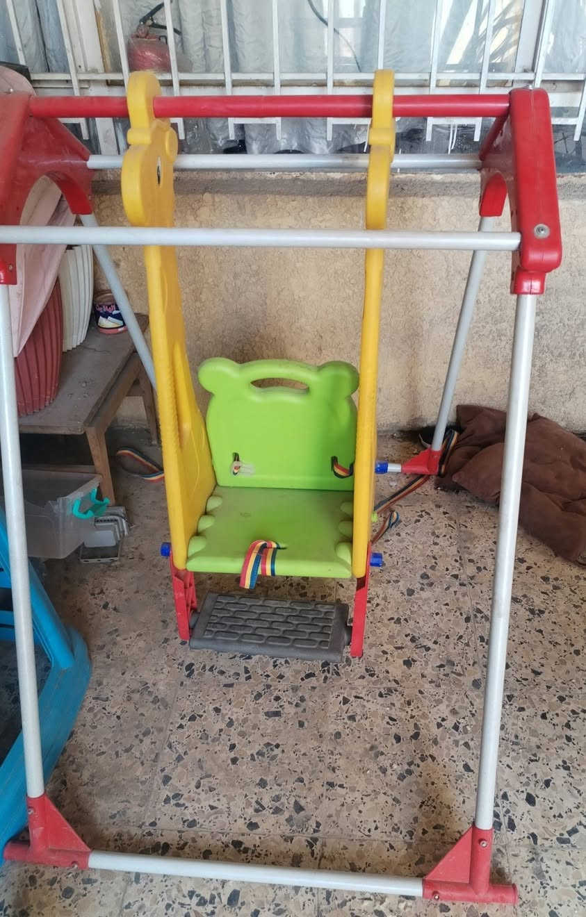 مرحبا.. اغراض اطفال مستعمله للبيع/بغداد الكاظميه /*********** مراسله واتساب فقط
