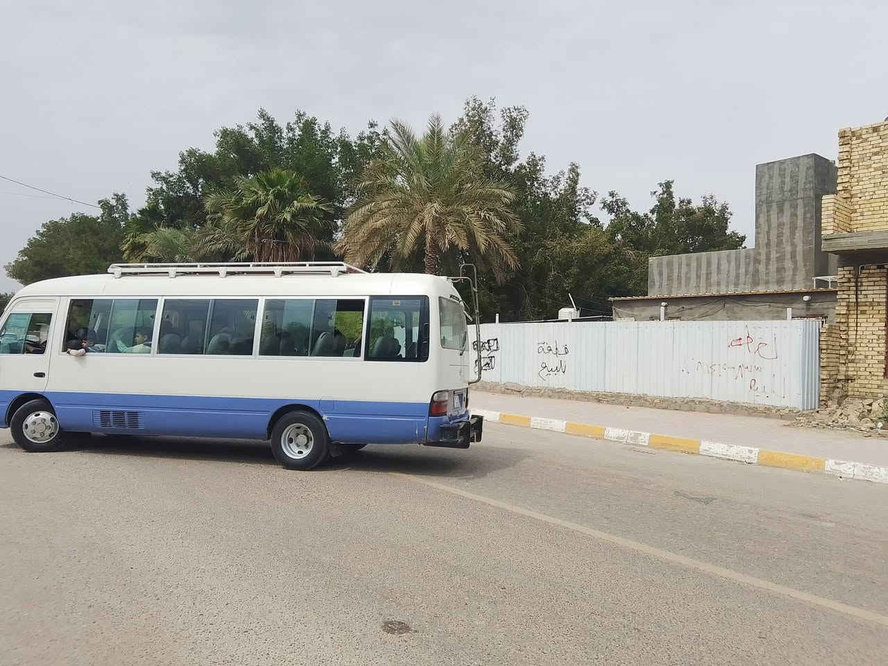 سلام عليكم اخوان قطعة أرض للبيع تجاريه مساحه 150 متر طابو صرف ركن تجاريه ترهم اي مشروع كدامهه متنزه 3 دونم قريبه بنص السوك ترهم اي مشروع ابالك تصير الاستفسار على الرقم ***********
