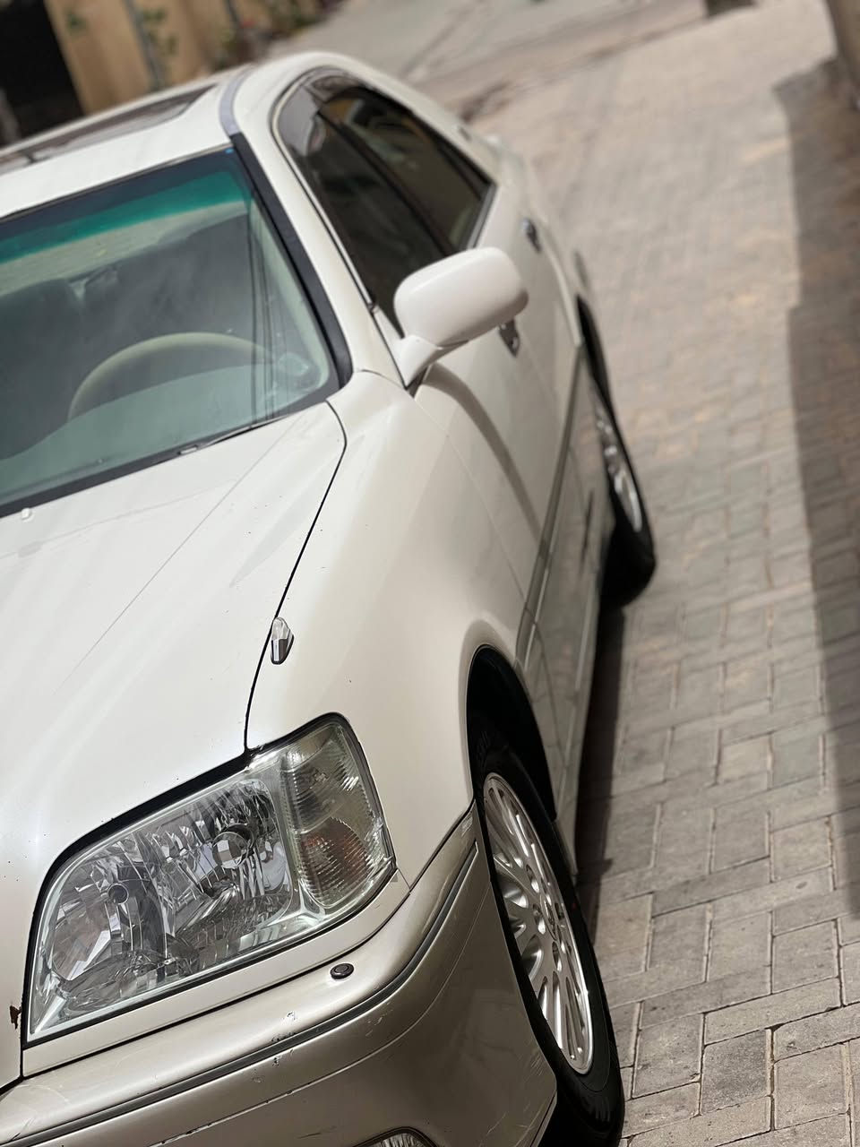 السلام عليكم اخوان 
تويوتا كراون/ رويال صالون / موديل2002
الجيل الحادي عشر (S170)
المكينه / 4000v 
رقم بصره راعيه موجود ويريد تحويل
سنويه لنهاية 2027 
انتباه
انتباه
انتباه
(كفاله من الكص والنقل والترميز ) 
تبريد شغال ثلج خلفي وأمامي 
حداديه تخبل طووبه

السعر ،،،،،،،،،، ( 140$) وبيه مجال  
 تجي تفحص وتقتنع وتشلع عيوني وتدلل 
مكاني الجمهوريه 
***********
