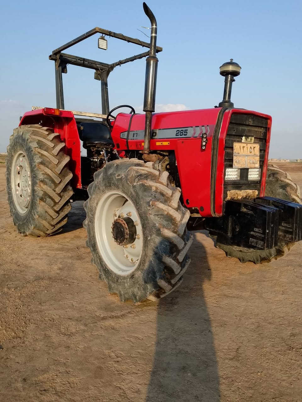 سلام عليكم تركتر ايراني دبل اكسل محور رقم وسنويه كير محرك اكس شرط سعر (93) ورقه مكان الشرقاط الهيجل للاستفسار على الرقم ***********
