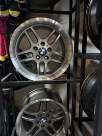 للبيع – ويل أم حجم 17تو سايز ، مصلّح خلفي الحالة: نظيف جداً الألوان: ف...