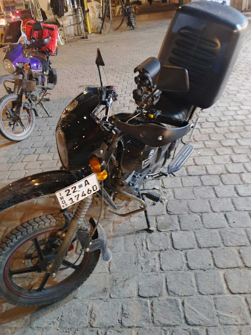 سلام عليكم دايوان جبلي للبيع
لاون اسود صالها شهر من نازله للشارع موديل 2025 رقم اربيل  تحويل ثاني يوم مكفوله كفاله عامه سعرها مليونين 750 وبيها مجال شي قليل مكاني بغداد كماليه 
الاستفسار الاتصال مامتواجد على الفيسبوك 
***********
