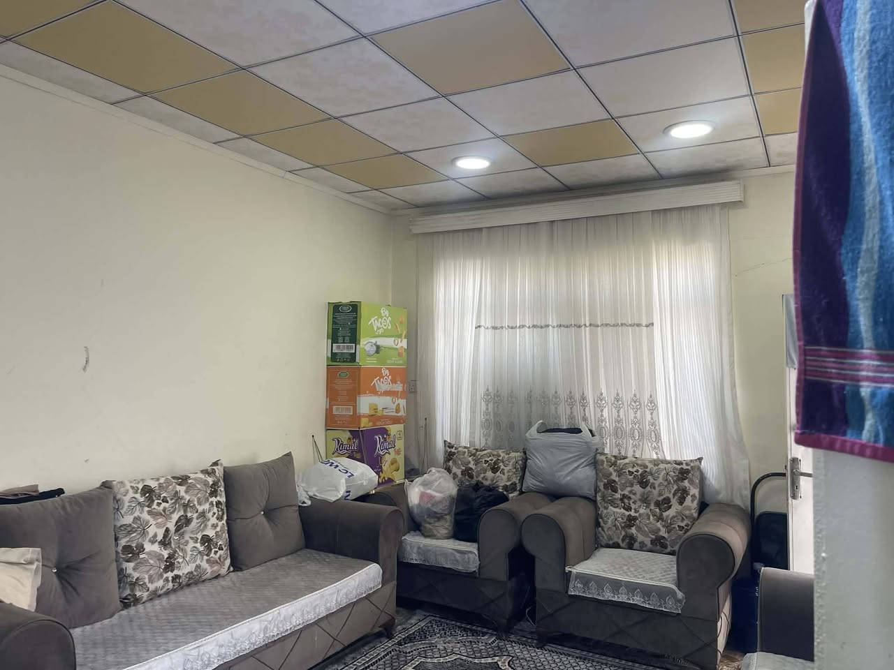 دار للبيع بسعر جدآ مناسب 
موقع/حي الاعلام 
مساحة/١٥٠م 
واجهه/٧ونص 
طابق واحد يحتوي على غرفتين نوم هول مطبخ استقبال صحيات كراج سياره الاستفسار مراسله صفحة او الاتصال على الأرقام التالية 
***********
***********ابوايمن 
***********ابوراكان 
يستقبل مكتب قصر النيل العروض السكنية وا تجارية وا زراعيه يوجد لدينا مقاولات باكادر هندسي متخصص في مجال البناء يوجد لدينا محامين متميزين في كافه القضايه عنوان المكتب موصل حي النور مقابل المستوصف مكتب قصر النيل
