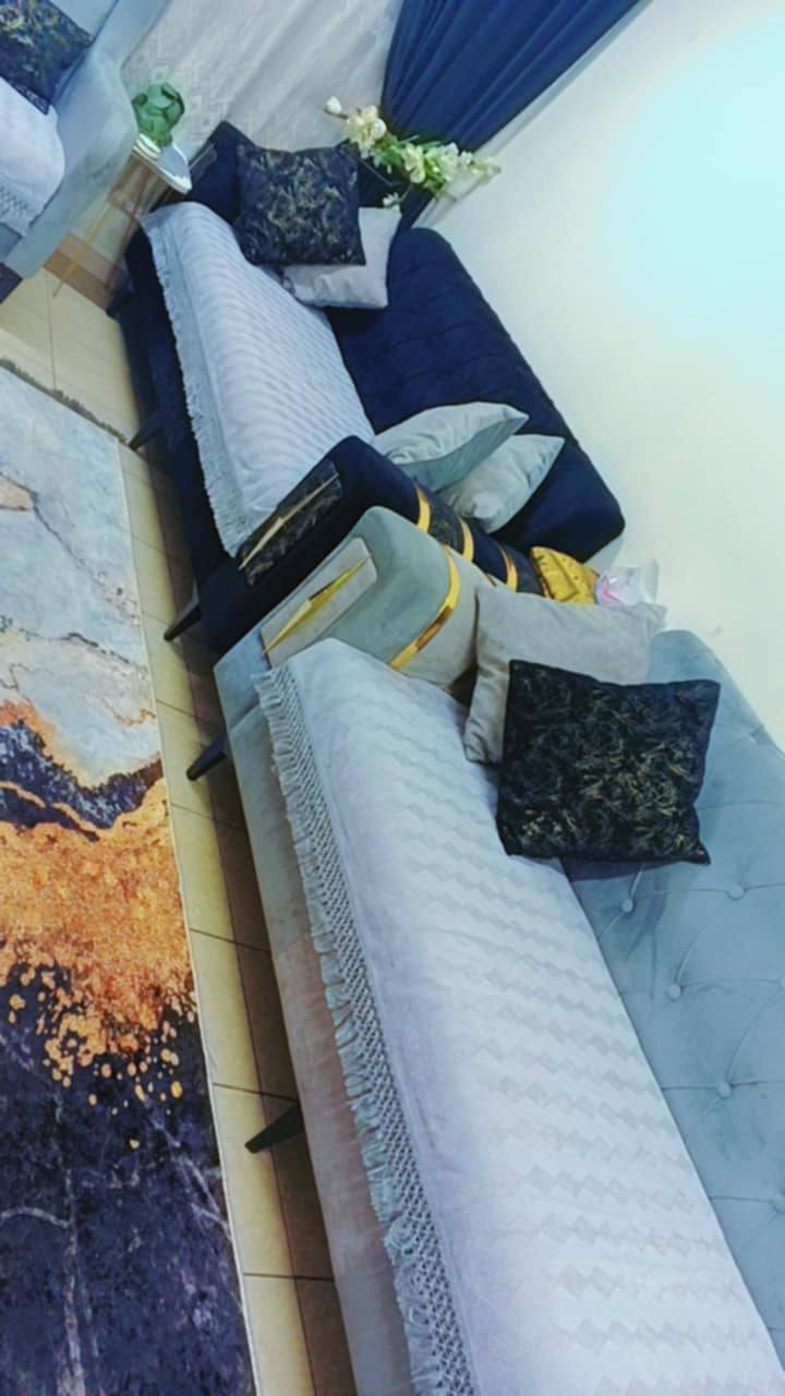 كنتور تركي نظيف جدا ابواب تتقفل
بسمايا
