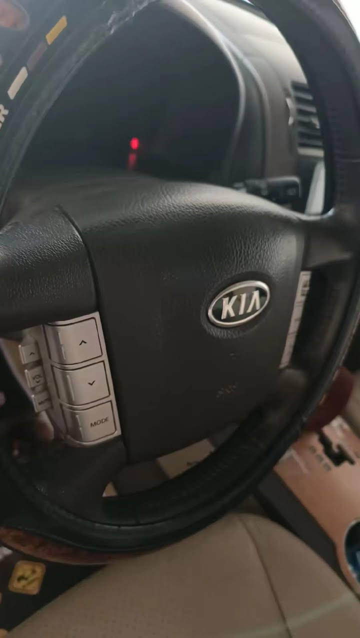 للبيع كيا موهافي  خليجي موديل 2013
استلام الشركه الدولية العراقية 
ماشيه 125 الف 
السياره مكفوله كفاله عامه من صبغ وتبديل وبارد
مواصفات فول 
بصمه تشغيل بصمه ابواب 
فتحه بل قماره سلايت 
كشنات كهرباء اثنين  تدفئه وتبريد وجلد 
محرك ٦ سلندر ۳۸۰۰ مكفول من الفتح وصوت الرواجز
ذاكره كشنات خزن ميموري 
لد خلفي و حساس خلفي وكامره وشاشه ايباد
مري قلاب على بك ومري شفط 
تحكم استيرن و استيرن كهربائي
ورقم  بغداد  بسمي  مكانهه الديوانيه قضاء المهناويه
السعر 168 
***********
