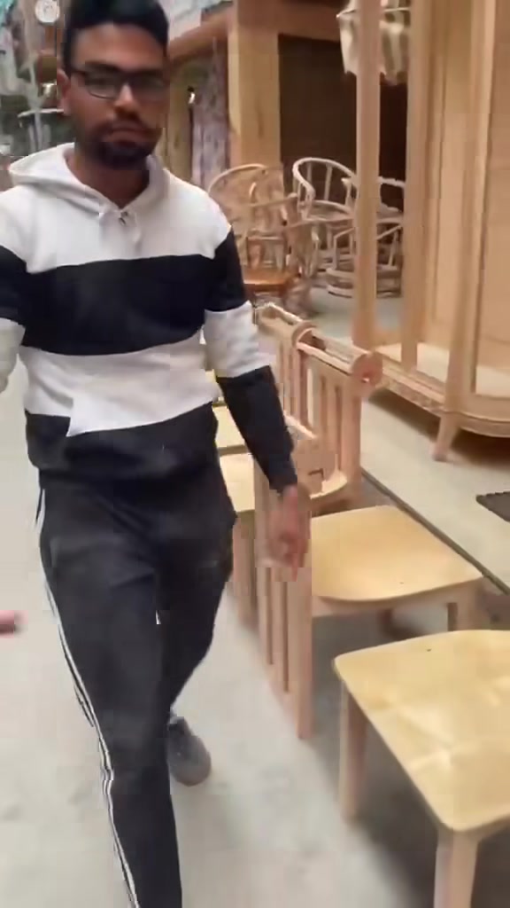 راحة تدوم... وشياكة تلفت الأنظار.🤍✨
🏡 متاح تنفيذ جميع الموديلات والألوان حسب الطلب
📞 01028618457
📞 01024078062
💫 ذوق حلو... وسعر يريحك ✨
#elshobky_furniture #اثاث #كراسي


**إذا كنت صاحب هذا الإعلان وتريد حذفه لأي سبب، رجاءا أرسل رسالة إلى الدعم الفني**