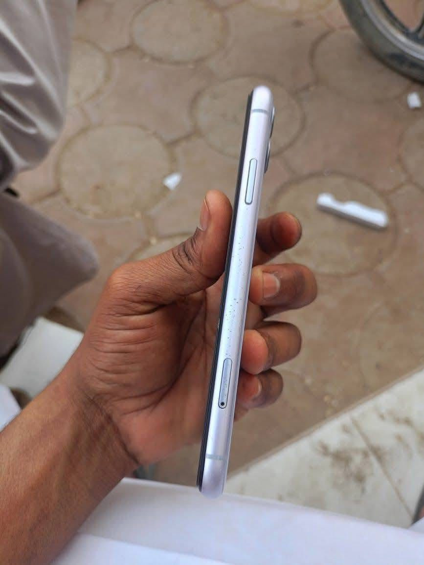 السلام عليكم ايفون ١١ كامرتين لون بنفسجي لوك جديد الجهاز زلغ مابي بطاريه ٧٦ كلشي ممبدل بي ع الشركة تعال وافحص السعر ٢٢٥ وبي مجال قليل مكاني بغداد 
***********
