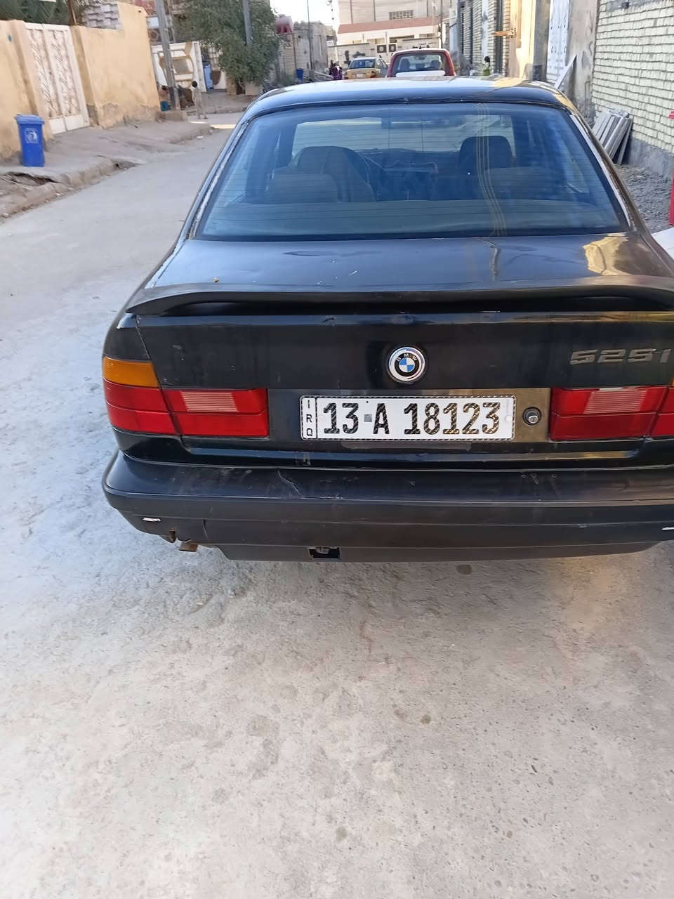 السلام عليكم
بي ام ٥٢٥ موديل ١٩٩٢ السعر ٢٨ وبيها مجال 
***********

