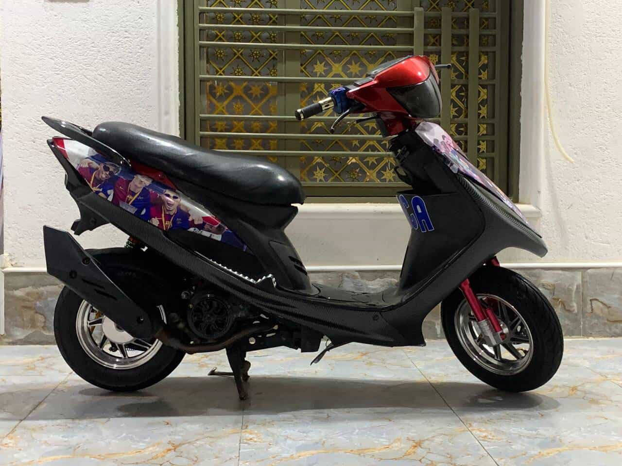 السلام عليكم
عدله جاهزه كلشي شغال بس نقص هورن وبگ لايت ب الكهربائيات شغاله سلف وهندر بيها مكينة 55 
ناصريه مركز 
سعرها 500 
***********
