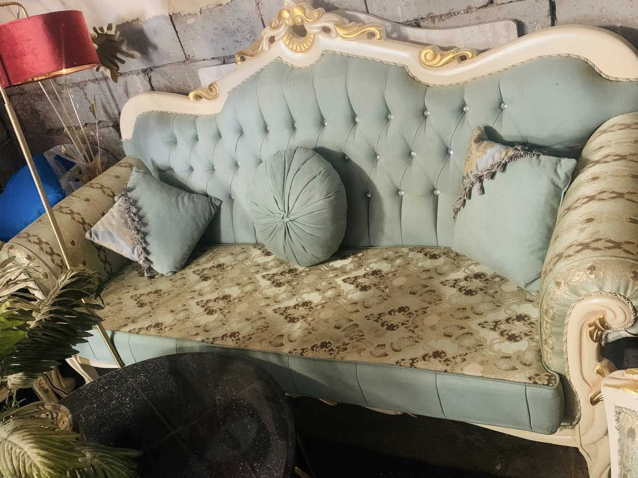 سلام عليكم تخم ثنين كبار و4صغار
زان مصري 
مستخدم شي قليل نضافه100/100
مكان بغداد 
***********بي واتساب 
سعر مليون ونص وبي مجال
