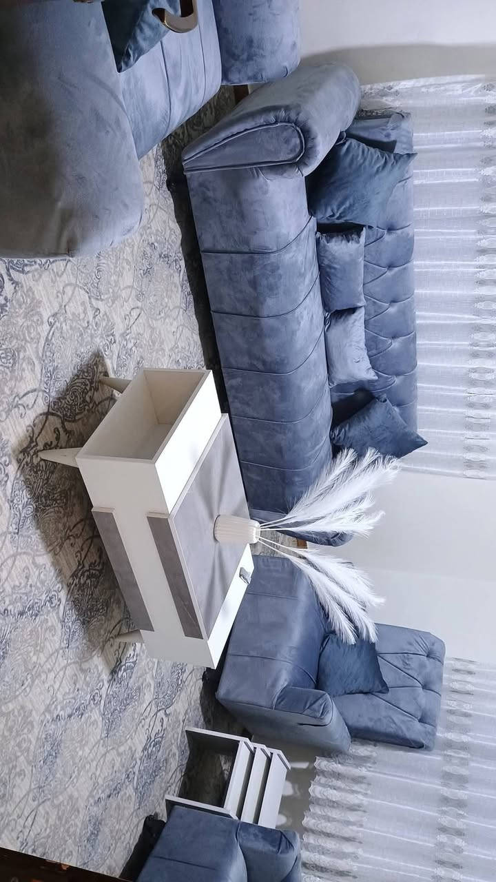 السلام عليكم غراض للبيع بسعر مناسب جدا مستعجله عليهن 
تخم جديد استعمال سبوع ب٢٥٠الف 
ميز طعام جديد مع الكراسي ١٠٠الف لتواصل الاتصال
***********
