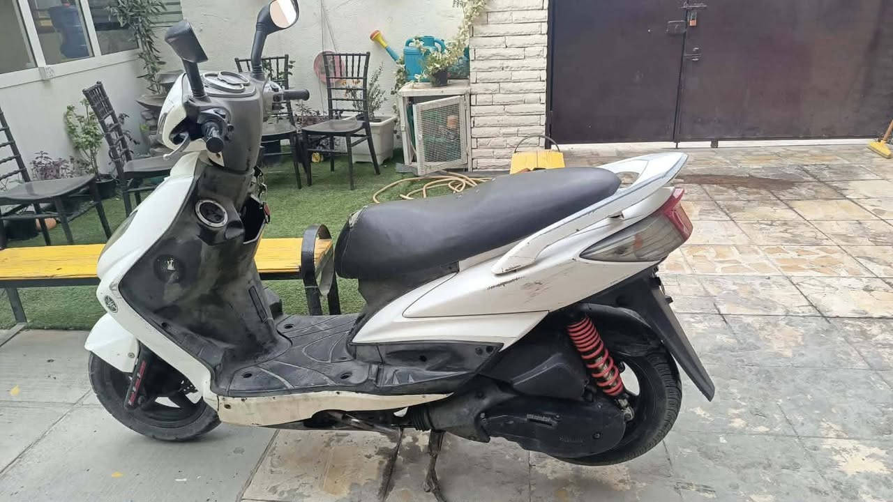 سلام عليكم دراجه سكنس فحل نضيفه دراجه وكلشي ما بيهة سعر550 الف رقم ***********
