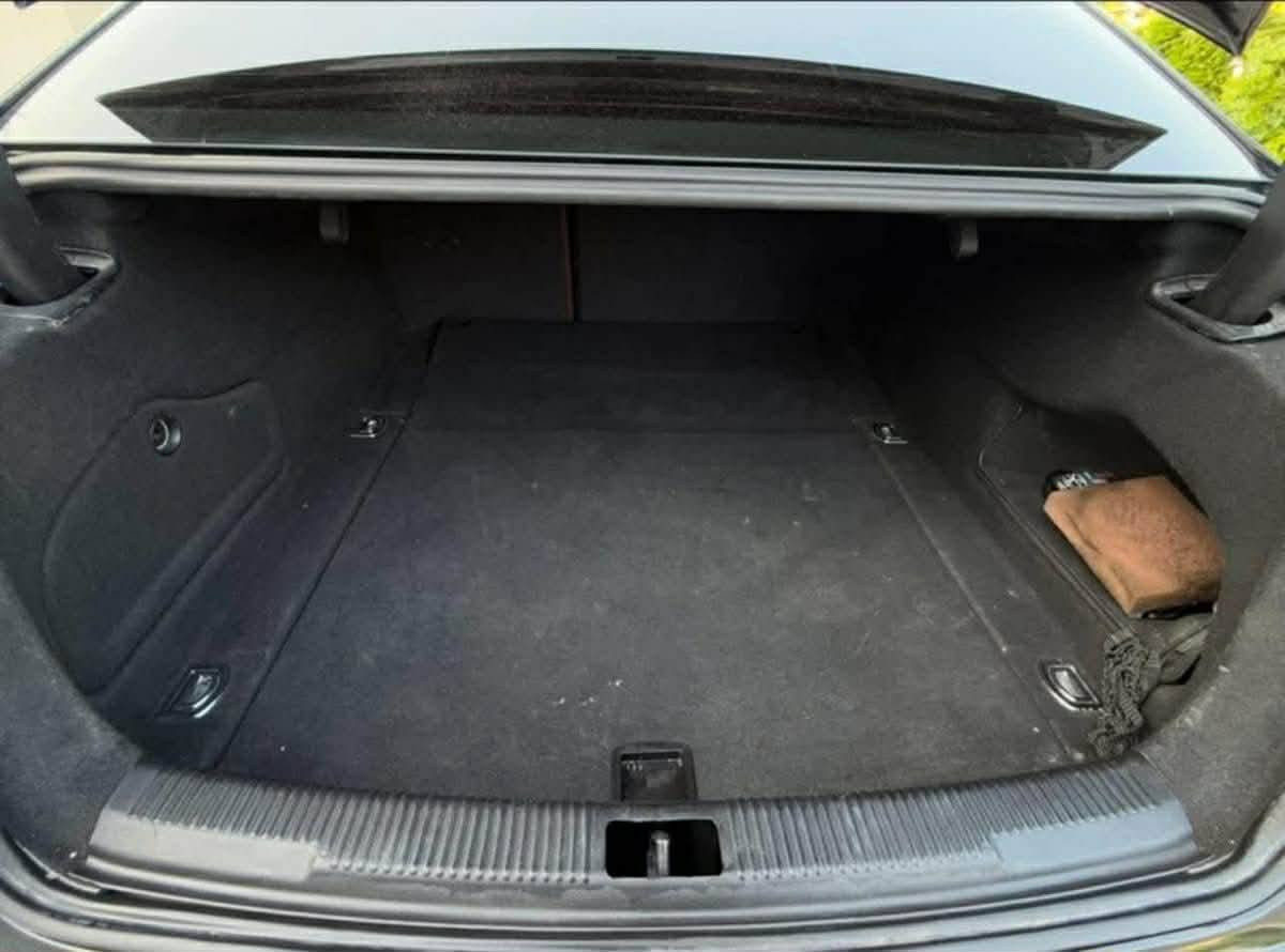 سنه ٢٠١٤اودي البيع مستعجل نضيفه  *********** اتصل ع هذا رقم
