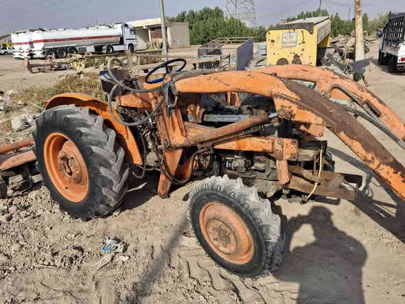 السلام عليكم  كابوته للبيع
موديل 85جاهزه لشغل.   ***********
