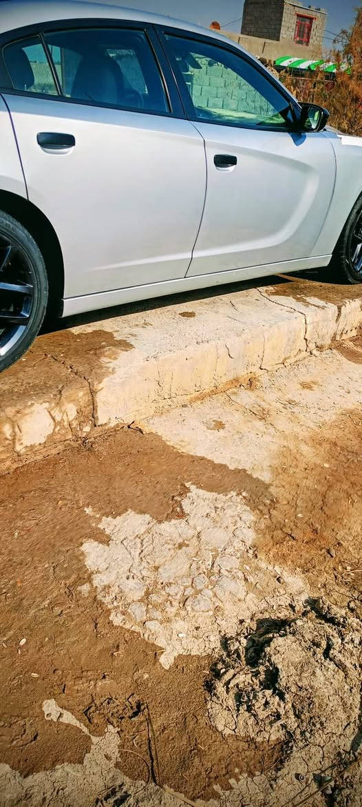 السلام عليكم 
جارجر 23 اصل 
رقم بغداد الجديد 
هزة جديدة 
ماشيه 9 تالاف 
المكان ذي قار 
بيع او مراوس 
السعر 225 مجال قليل 
‏‪+964 771 113 1609‬‏
