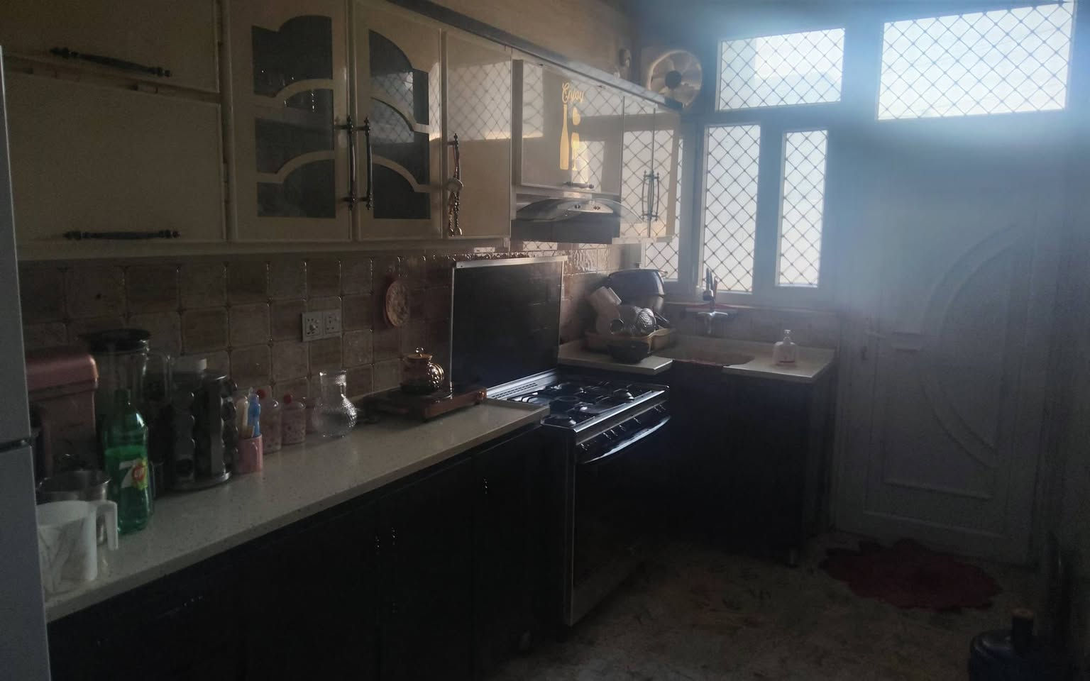 السلام عليكم أغراض للبيع كلها جديده ونظيفة
كاونتر مع مرشحه

ثلاجه

ميز وكرسي

درج
صوبه
بنكات
مبرده مع ميز
غساله
اوتي
مكنسه


**إذا كنت صاحب هذا الإعلان وتريد حذفه لأي سبب، رجاءا أرسل رسالة إلى الدعم الفني**