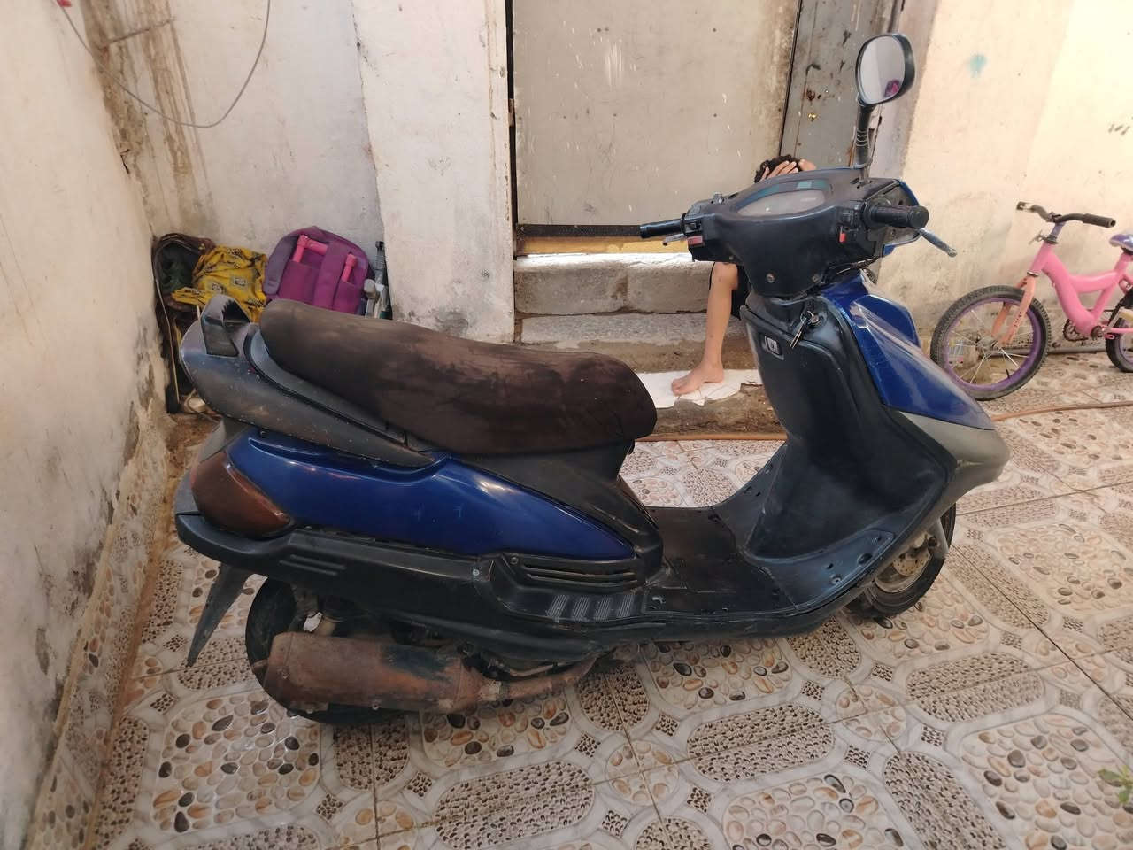 دراجه ياباني سرعته 140 دراجه خيرمن الله شلعه ومشي وين مايعجبك اطلع بيه سعره 150 لاتنقيص ولاتبخير مكاني ناصريه مركز حي الزهرا يم علوت السمج شراي اتصل وخادمك ***********
