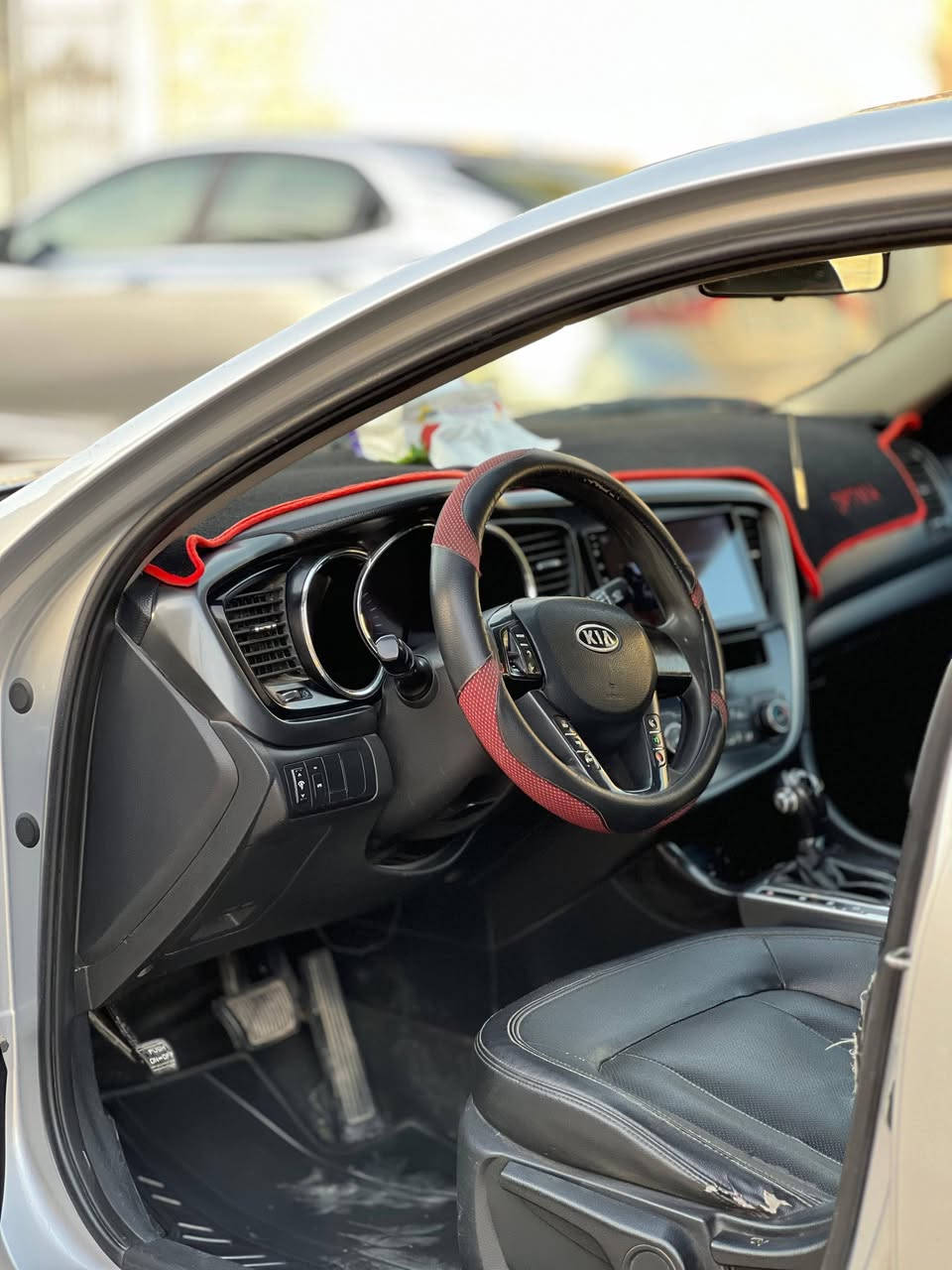 السلام عليكم  
كيا اوبتيما موديل ١٣محرك دوش ٢٠٠٠ بيها قطعتين باب وجاملق تبديل قطعتين تبريد رقم بغداد الاماني مشروع وطني السعر ١٠٥ وبيها مجال ويرهم مراوس حسب القناعه العنوان تكريت 
رقمي ***********
