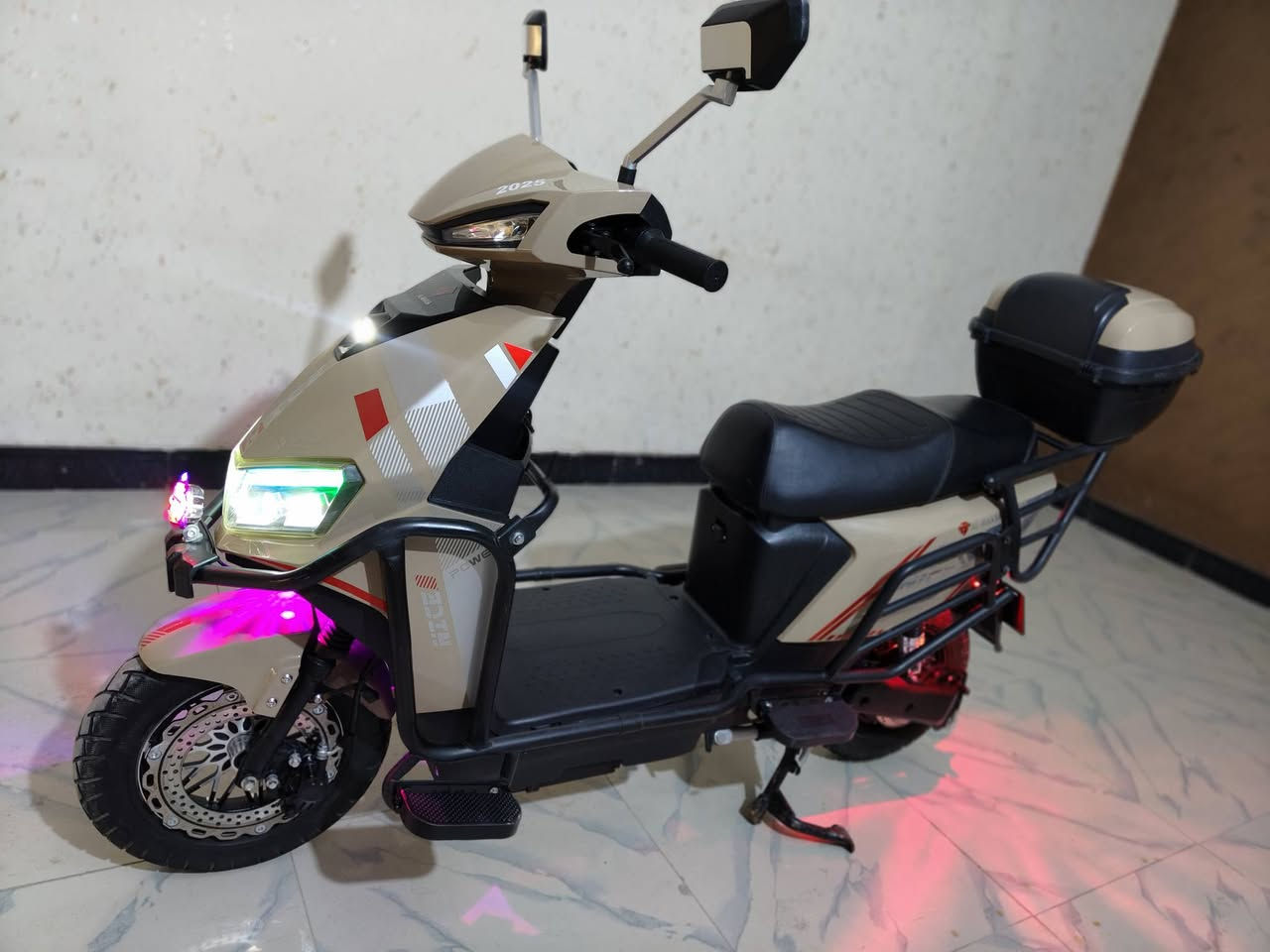 للبيع دراجه شحن 6 باتري نضافه فول نضام كارت بصمه تشغيل عن بعد جهاز إنذار مانع للسرقه  625
***********
***********
