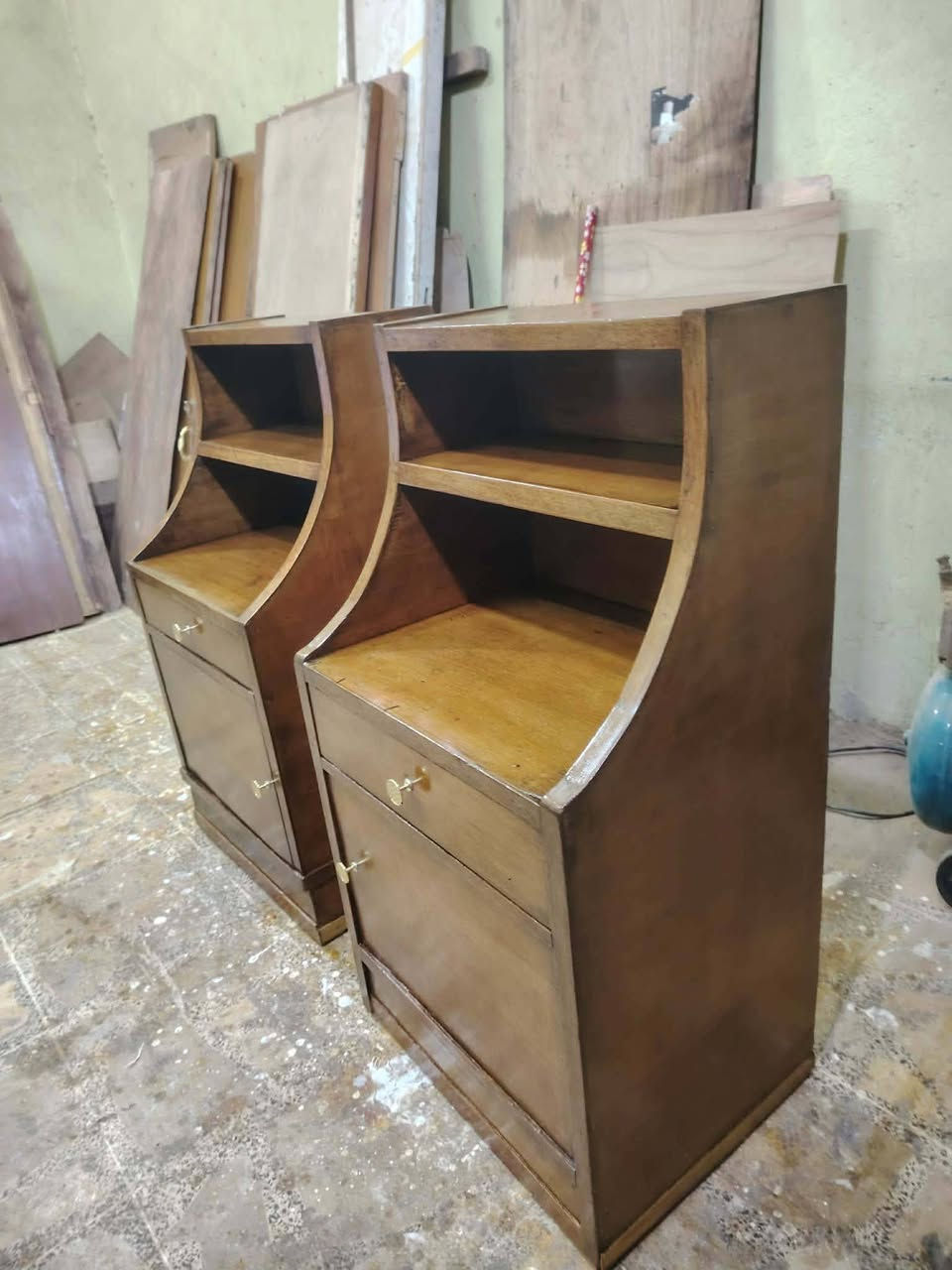 كومديات جربايه ويصيرون جزامه عدد 2 تزكام نجارة السعر 50 وبي مجال للاستفسار الاتصال على الرقم ***********
