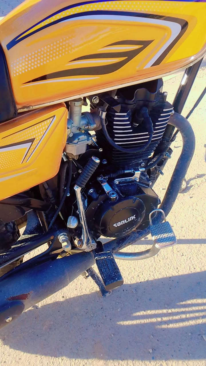 سلام عليكم دراجه سيفان لبيع موديل.  25/ دراجه حلوه اي نقص مابيهه بفط لشاشه ما تشتغل غير شي ما بيهه اوراق موجوده   السعر.  800/ التصال على الرقم /***********
