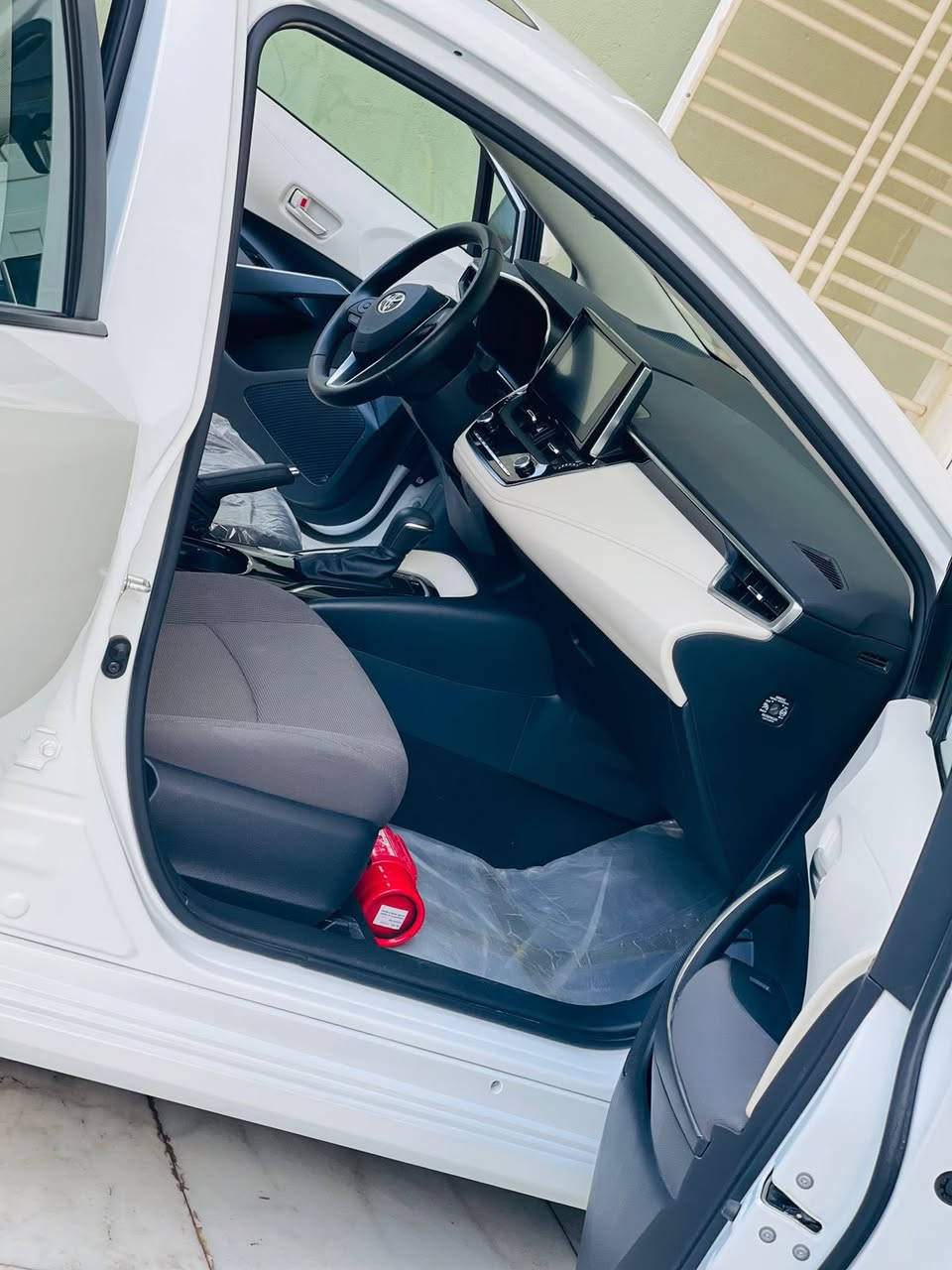 السلام عليكم

كورلا موديل 2023  خليجي.بانزين فقط 
ياباني اصلي  🇯🇵 ساز 
فئة   GLi✅
محرك 1800✅
رقم 
اربيل بأسمي شرط التحويل✅
 هزة وفحص وسنوية جديدة ✅
بدون صبغ بدون تبديل 
سيارة جاهزة وجديدة 
ماشية 38 الف  كم وقابل لزيادة✅
(ضمان شركة ساز)✅

مواصفات ....
بصمة تشغيل 
بصمة ابواب 
صندوق بصمة 
انارة ترحيب 
مرايات جانبية اشارة + شفط كهربائي 
تنتة سقف 
تحكمات فول
وضعيات قيادة نورمال -وسبورت -وأيكو  🚗

سعر 185 وبيها مجال بسيط حك الجيه 
مكان السيارة الديوانية 

ملاحضة ( السيارة مكفولة كفالة عامة بيه  بس ب جاملغ بارد ٣ اصابع   وحتى لدعاميات بلادية  

للاستفسار :-    ***********
