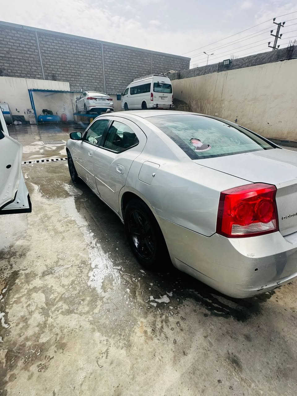 سلام عليكم جارجر 2010  ادوات سيارة جديدة كص قمارة فقط. بيهةًبدايت لاستيك ولف اول ما شغل اسم دخلن ويطكع. بيهة كتاب موكز وكتاب قاضي. يعني  حالهة حال الصولي.    مكان السيارة بغداد. بيع او مراوس. السعر ٣١  بيهة مجال بصيط.  رجاء المو شراي لا يخابر.  رقم الهاتف. ***********
