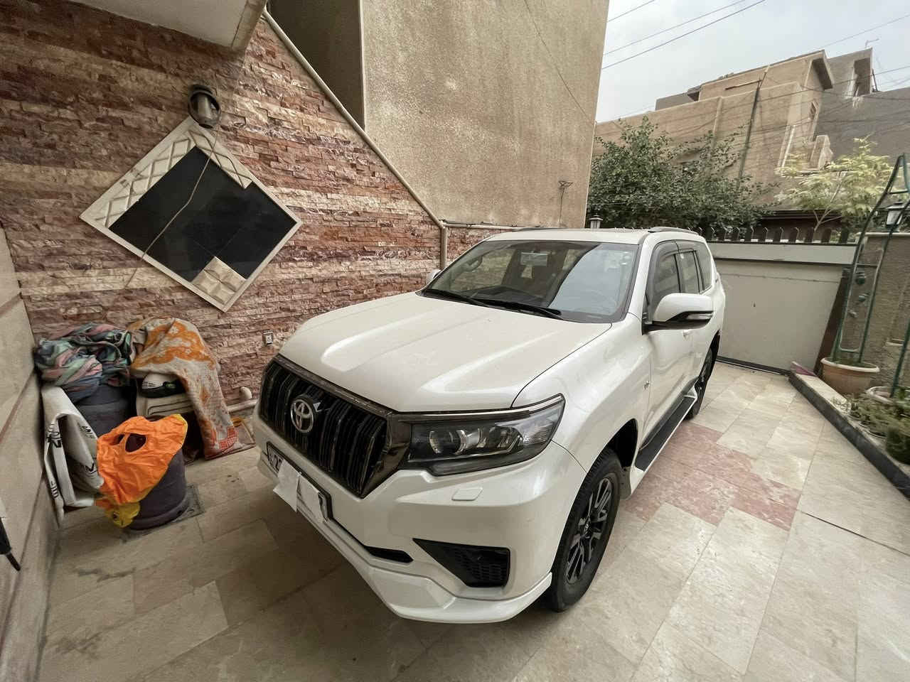 سلام عليكم
برادو موديل ٢٢

VXباب ثاني 

معروفه موصفات 

مكان سياره بغداد 
السعر ٤٦٧  مكان السياره بغداد 
***********
