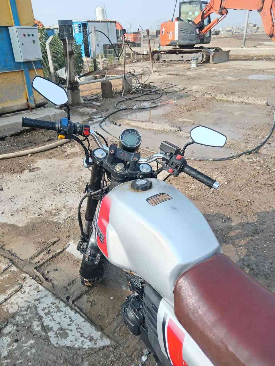 سلام عليكم دراجه لايتي 21مكفوله اوراق دراجه على وضع الشركه مكان كوت سعر مليون وربع وبيه مجال ***********
