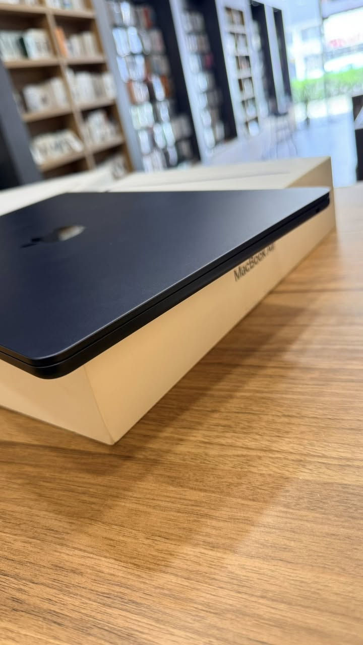 ماك بوك 💻 آير M2 
حجم الشاشة 13.6 انش
ذاكرة 256GB 
رام 16GB
بطارية 100%
لون اسود مميز 
مع كامل الملحقات والإضافات 
السعر 🔥 🔥 🔥


**إذا كنت صاحب هذا الإعلان وتريد حذفه لأي سبب، رجاءا أرسل رسالة إلى الدعم الفني**