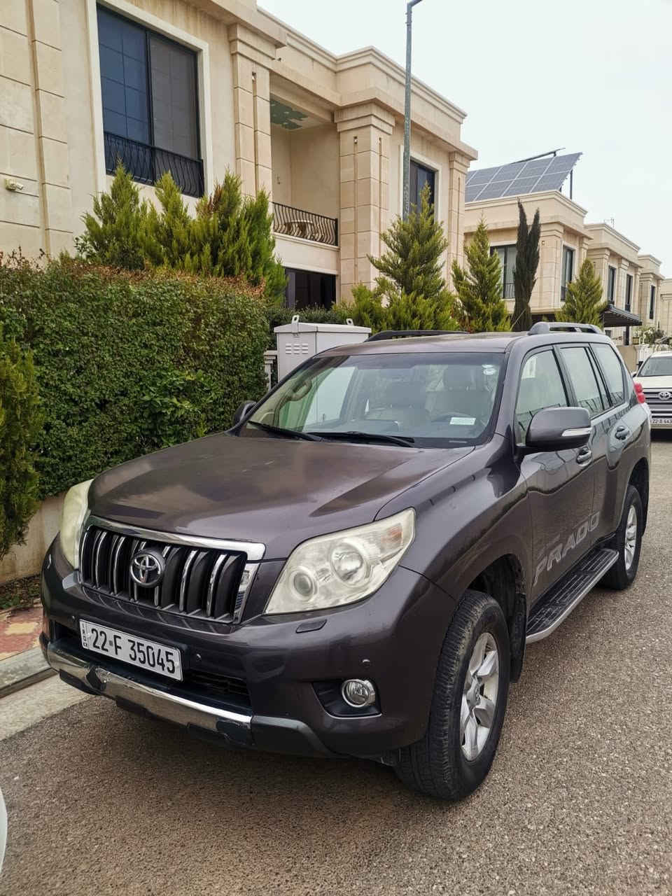 للبيع برادو ٢٠١٣ شهر ٣ مواصفات VX 6 سلندر سيارة كفالة 
لون زيتوني عامة تسجيل اول مرة بدون صبغ بدون تعديل جاكوج مابي ابد 
سيارة حتى دعاميات مابي صبغ جديد 
محرك مابي صوت لا مفتوح 
تخم تاير جديد سنوي جديد 
***********
***********
