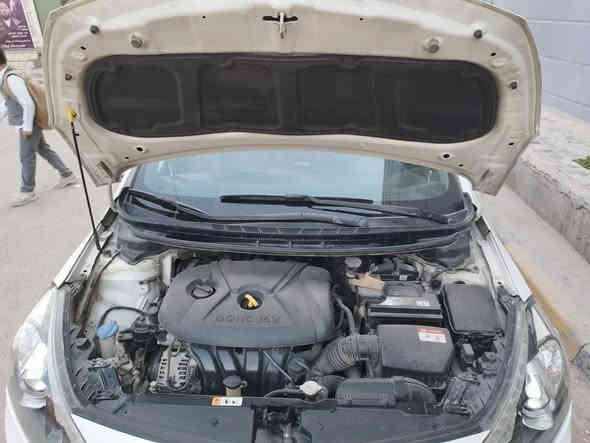 السلام عليكم 
كيا سيراتو موديل 15 الإيراني vip فول 1/1 كفاله بس بارد بل باب شبر 
ماشيه 120 السياره أحله من الصوره
اتصل على الرقم *********** اخوكم ابو مصطفى
