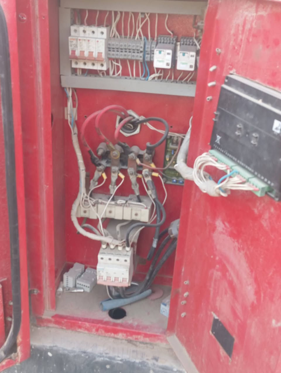 مولده للبيع ثيركز المكان كربلاء حسينيه الوند للستفسار السعر اتصال ***********
